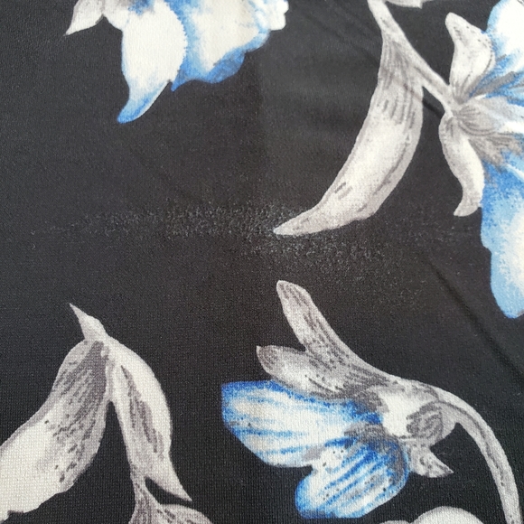 Ricki's Black Floral Top - Size L - Picture 4 of 4